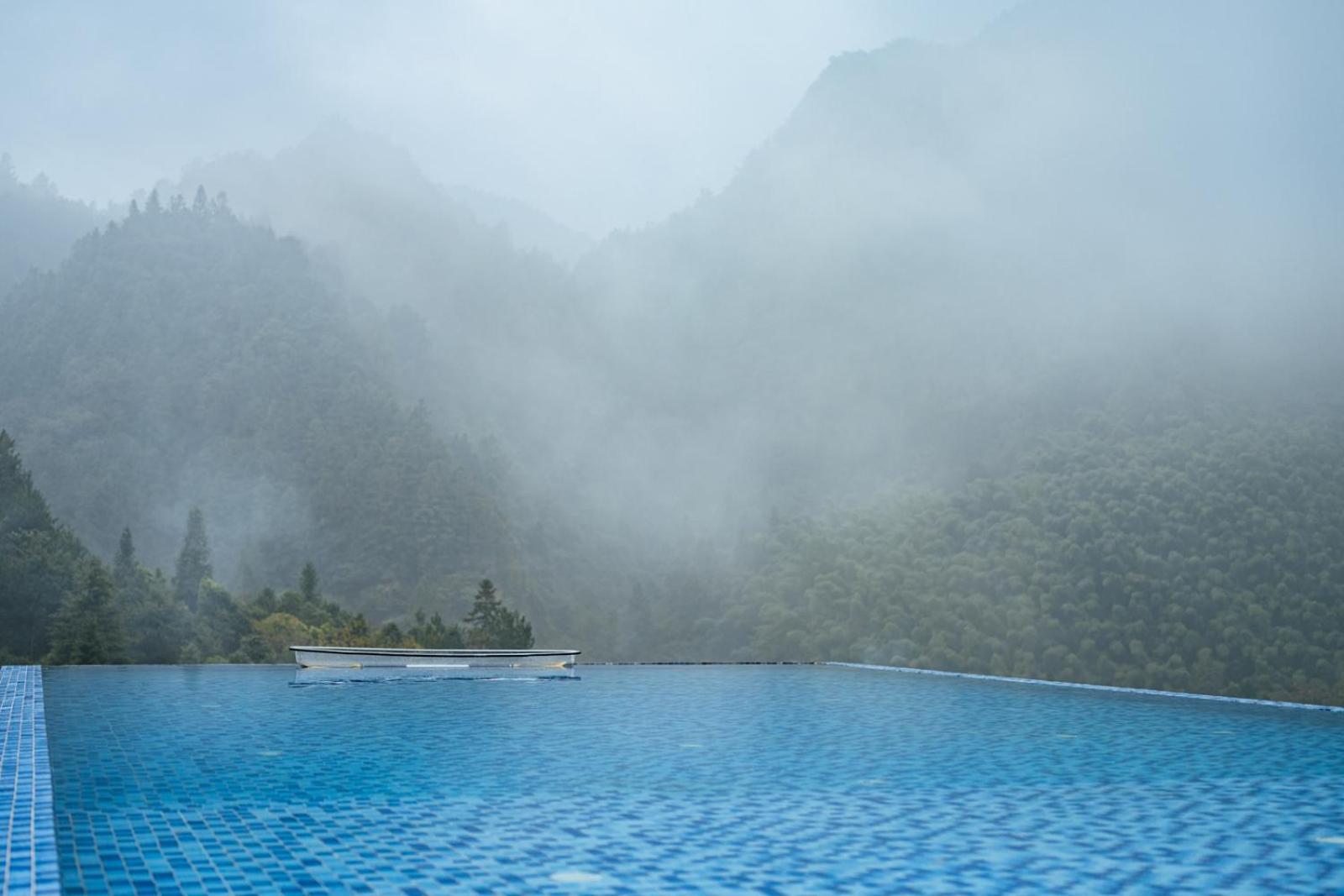 Hilltop House Resort Zhangjiajie Buitenkant foto