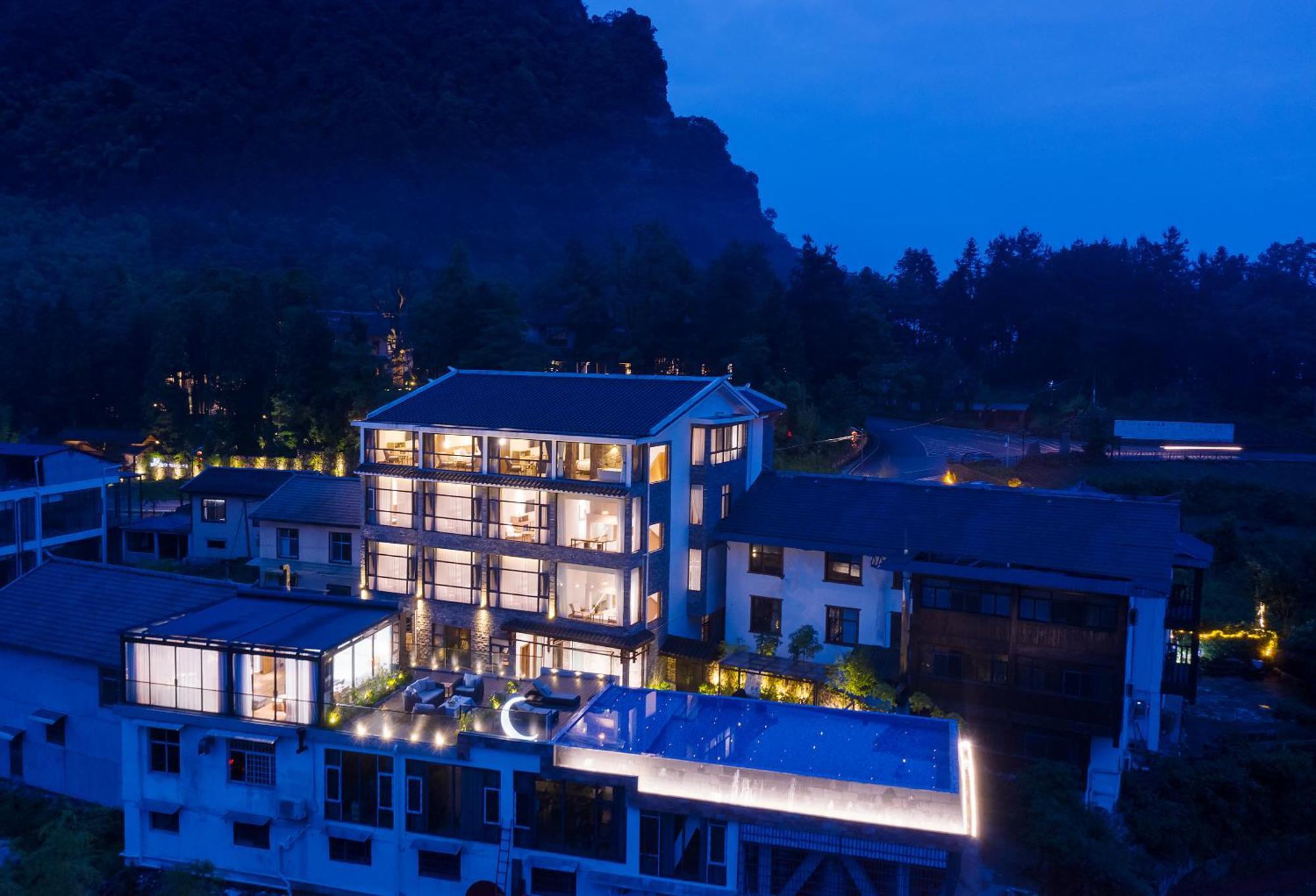 Hilltop House Resort Zhangjiajie Buitenkant foto