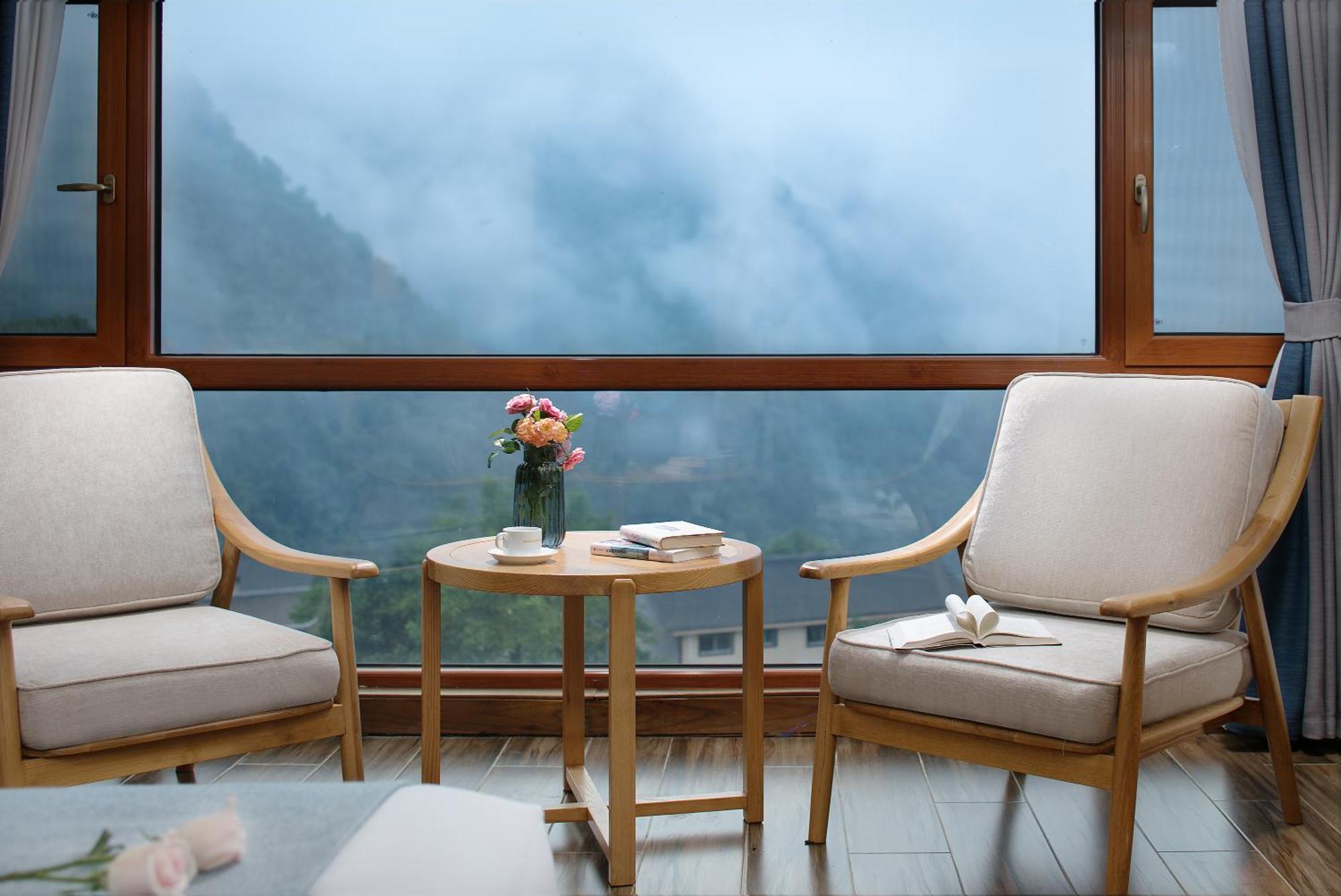 Hilltop House Resort Zhangjiajie Buitenkant foto